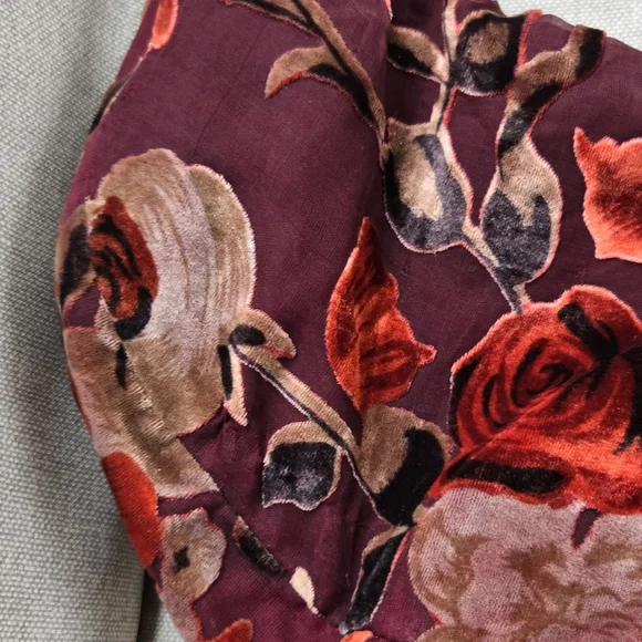 Floral Velvet Shoulder Bag - Picture 8 of 14